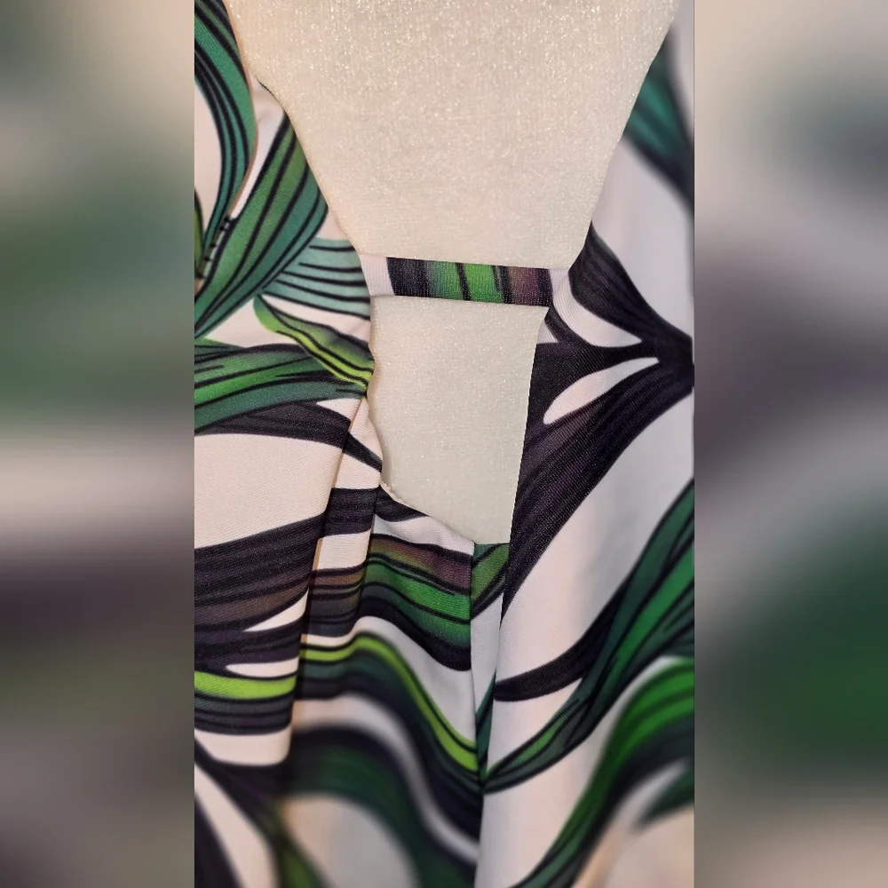 Leaf Print Ruffle Swimsuit - Picture 2 of 3